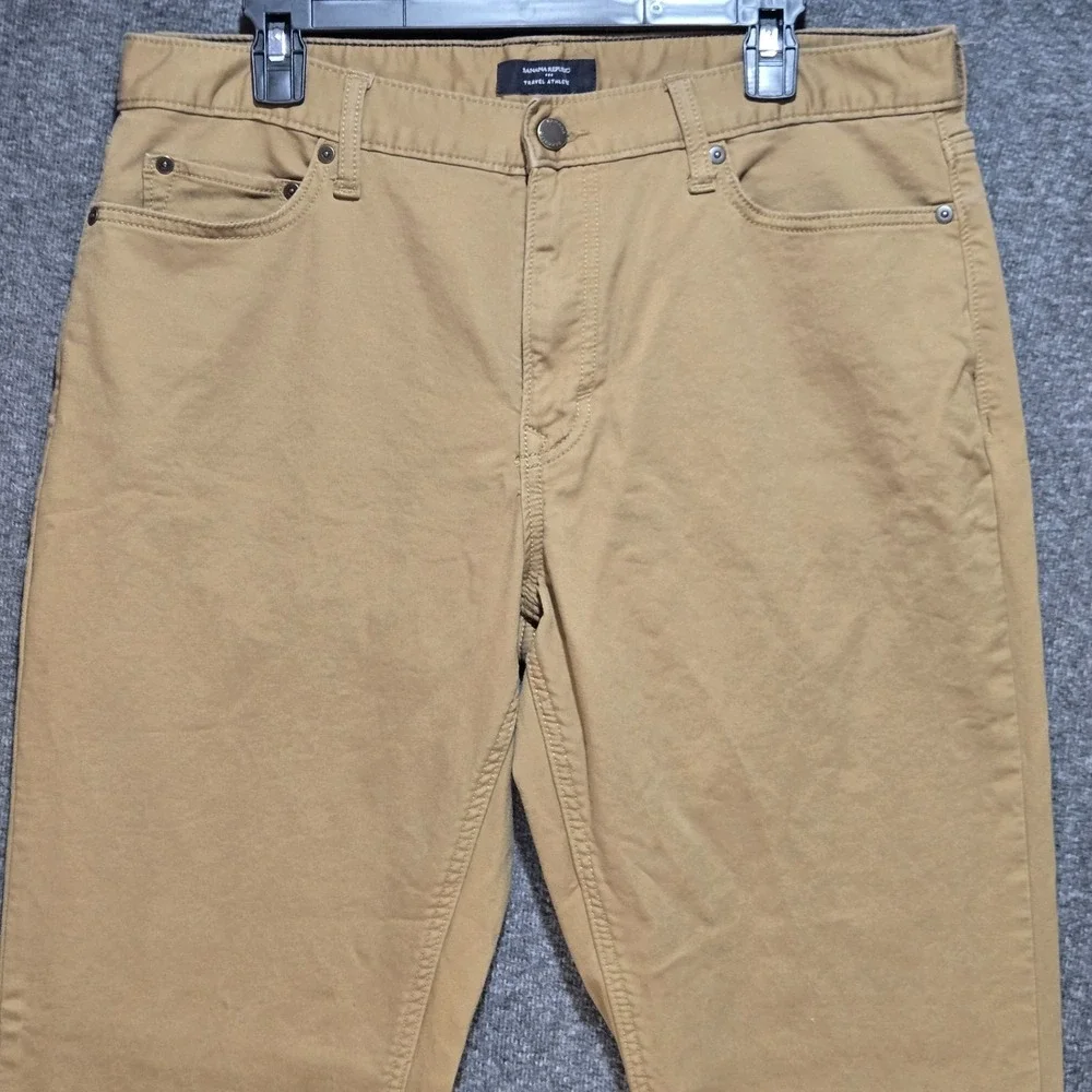 Banana Republic Traveler Athletic Tapered Fit Pants Mens 35x32 Tan Khaki Chino‎